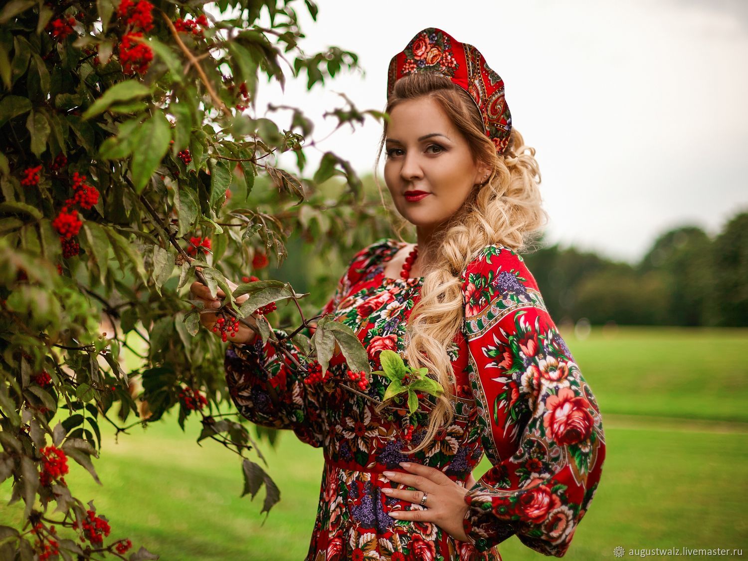 Women in Slavic costumes in Alma Ata