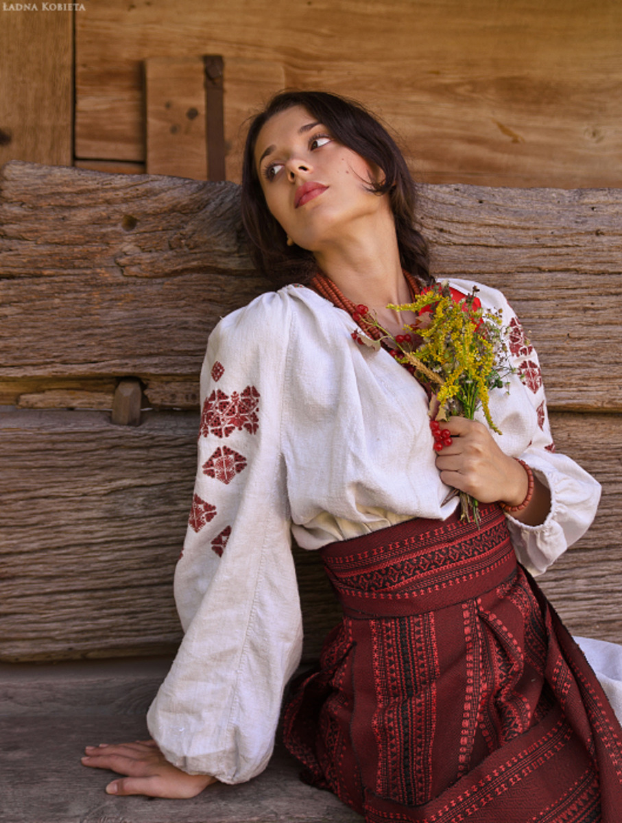 Girls in Slavic costumes in Alma Ata