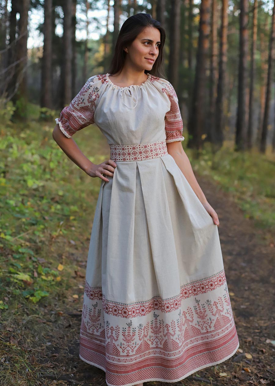 Girls in Slavic costumes in Alma Ata