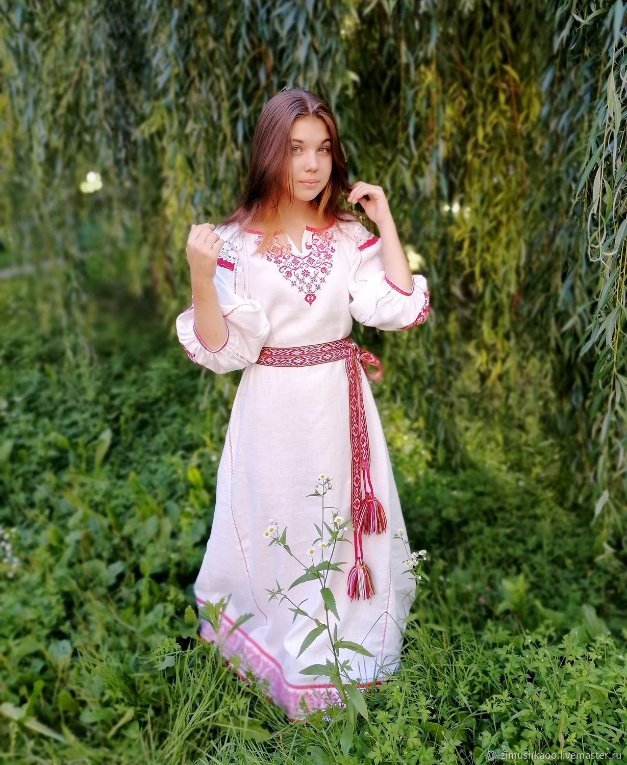 Girl Girls in Slavic costumes in Alma Ata
